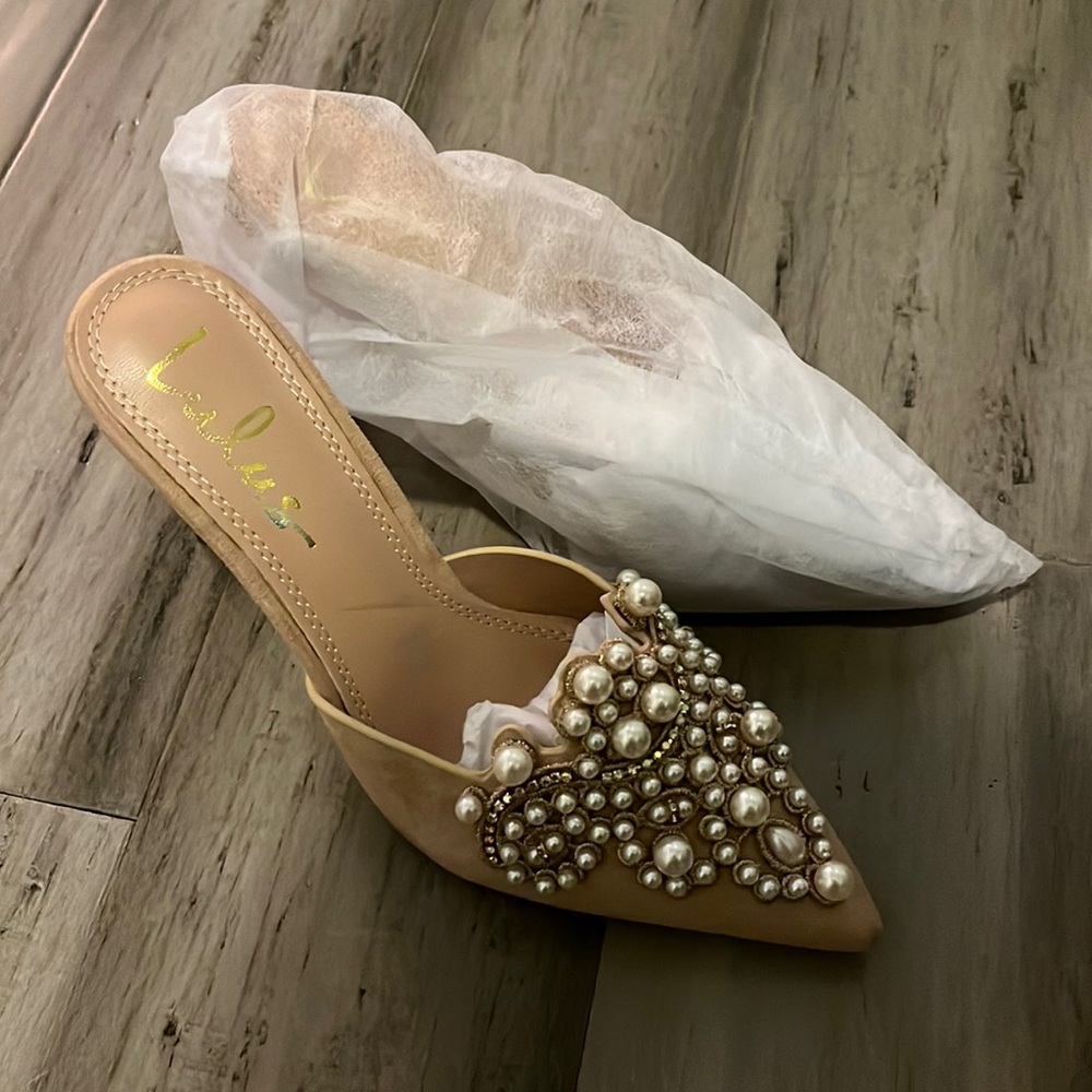 Lulus Florine Beige Suede Pearl Pointed-Toe Mule Pumps